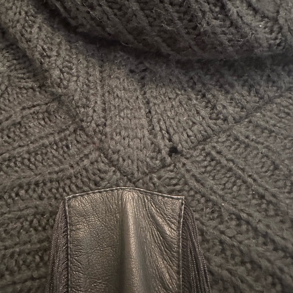 S&G Fringe Cape - Hooded Knit and Leather Poncho - Picture 11 of 13